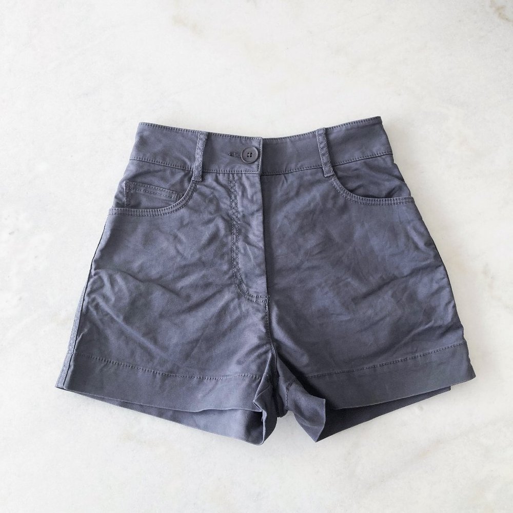 Aritzia Talula Hazel hi rise shorts high rise charcoal grey front & back pockets